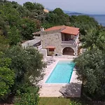 فيلة Ionian Garden - Pietra *