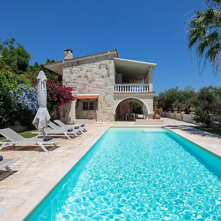 Ionian Garden - Pietra * بينيتسيس