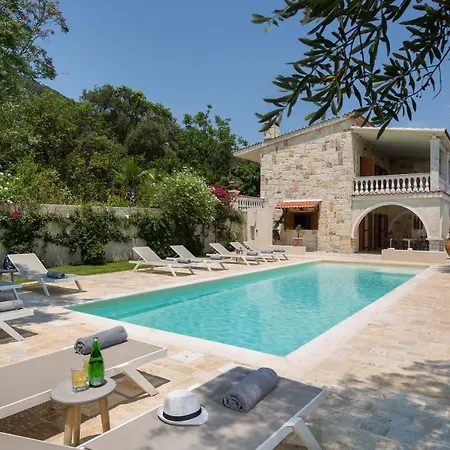 Vila Ionian Garden - Pietra Benitses (Corfu)