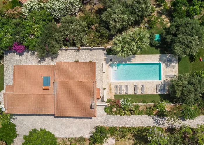 Ionian Garden - Pietra Benitses (Corfu)