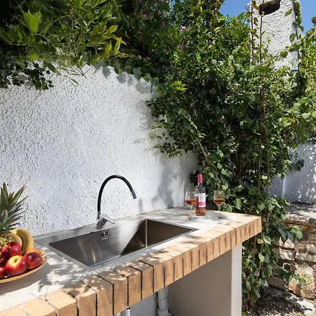 Vilă Ionian Garden - Pietra