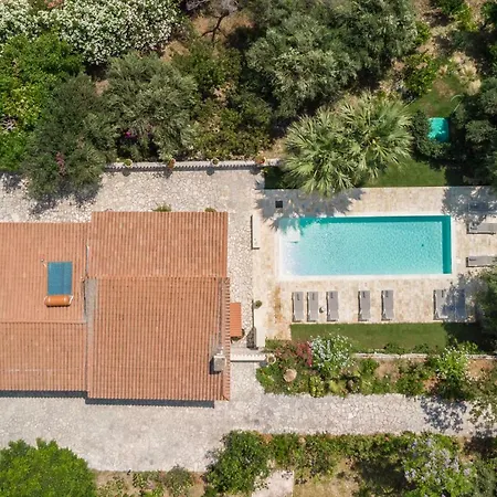 Ionian Garden - Pietra بينيتسيس