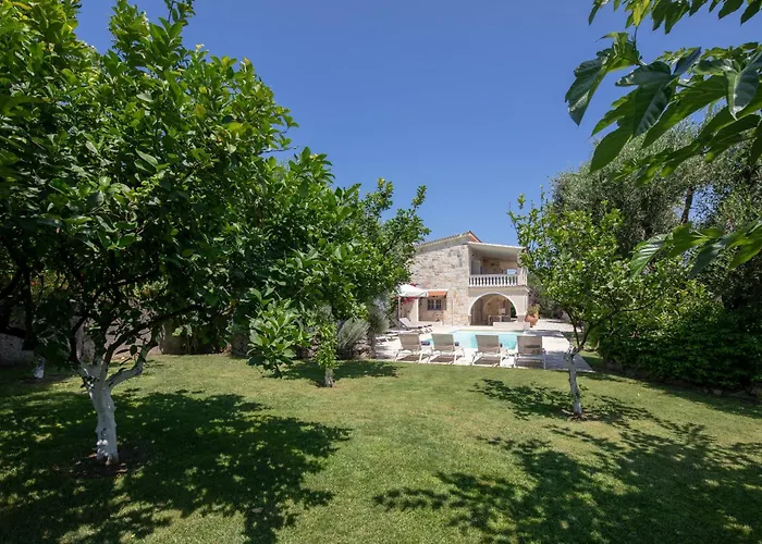 Vila Ionian Garden - Pietra Benitses (Corfu)